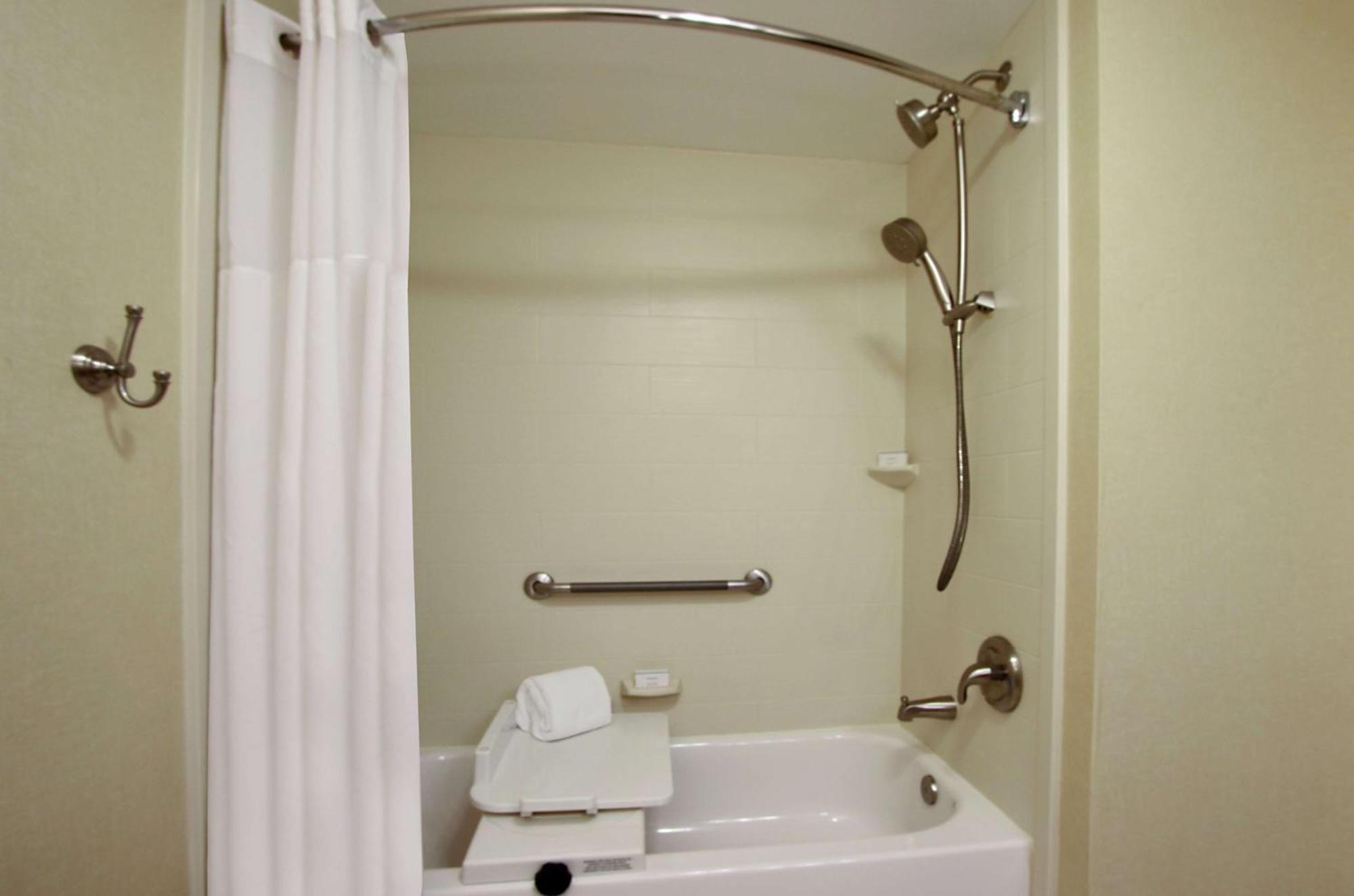 Hampton Inn Ashtabula Austinburg Exterior foto